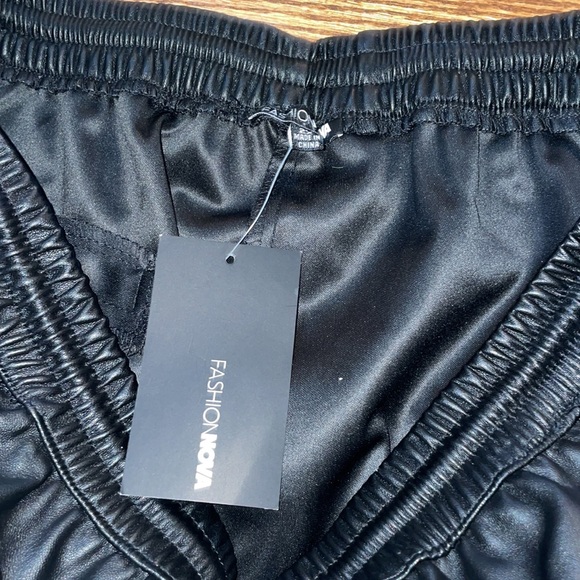 Fashion Nova NWT size 2x faux leather joggers black - Picture 5 of 7